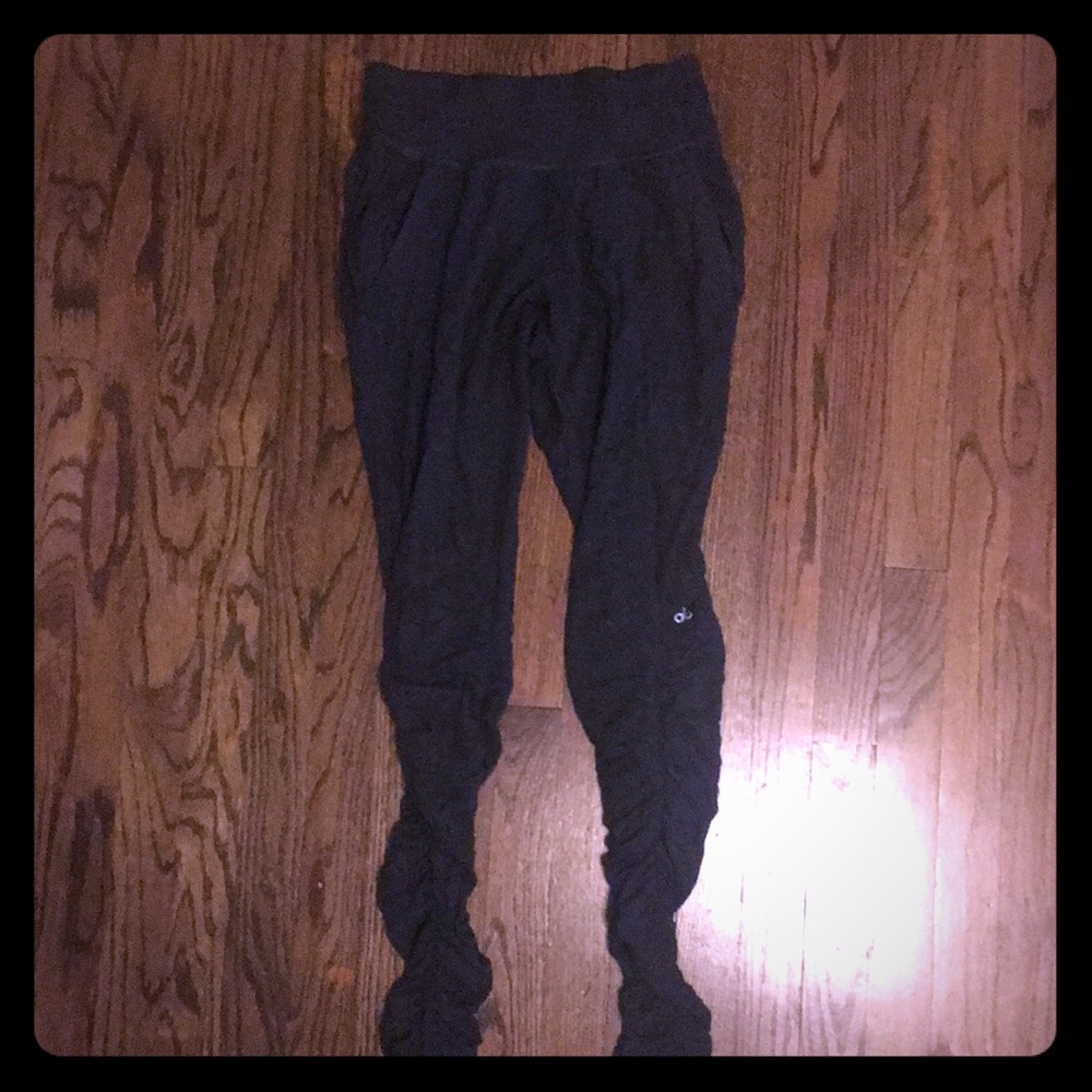 Ruched yoga pants